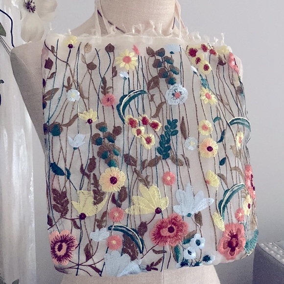 Embroidered flower spring/ meadow bag. Artisan design. - Picture 3 of 4